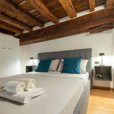 Uffizi & Ponte Vecchio Historical Free Wifi Apartment *